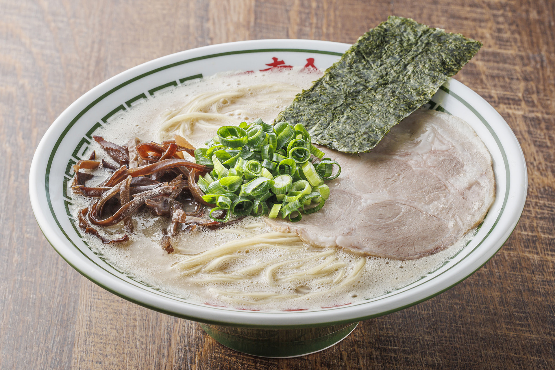 泡系豚骨ラーメン